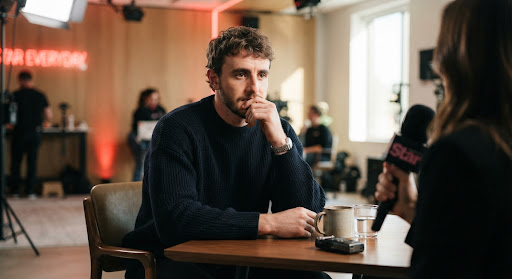 Actor during a thoughtful press conversation